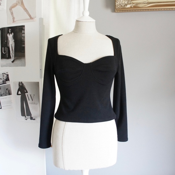 NUDE Tops - Black Sweetheart Square Neck Long Sleeve Crop Top